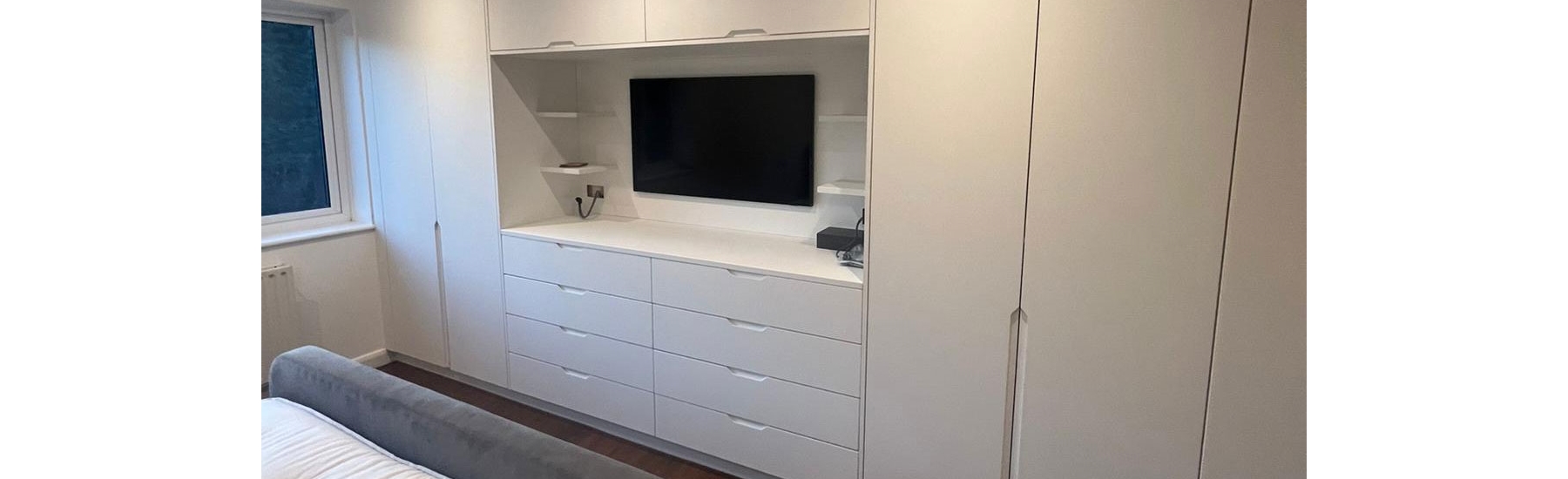 white bedroom wardrobe doors