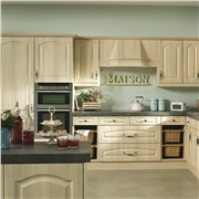 Fitted Kitchen with Made to Measure Canterbury Kitchen Doors