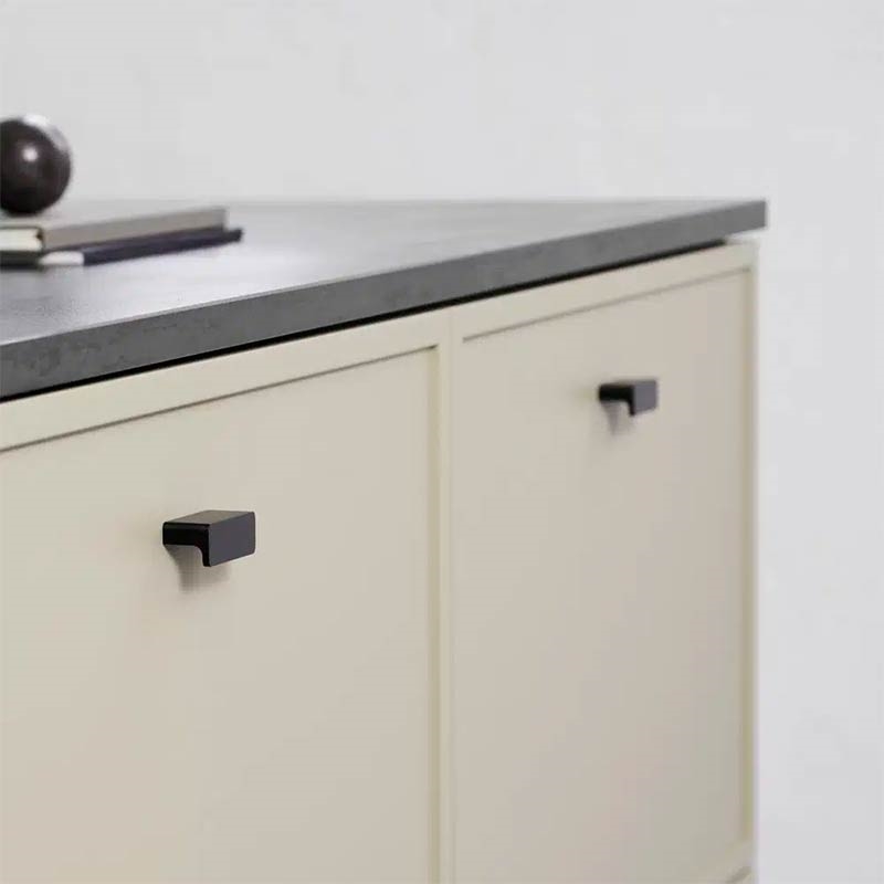 Elan Knob Fitted
